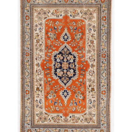 Tabriz 2' 5" X 4' 0" Hand Knotted Wool Rug 2' 5" X 4' 0" (74 X 122) / Ivory / Wool