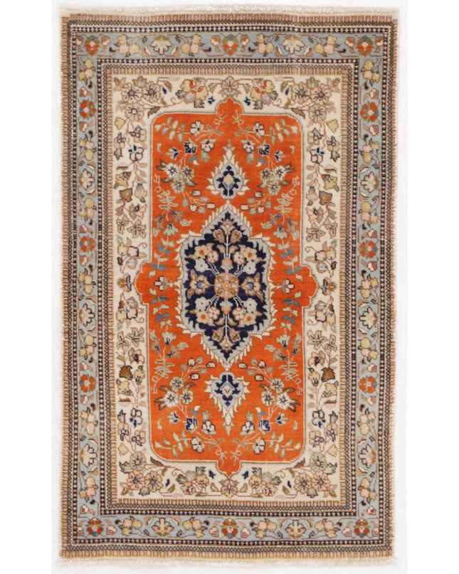 Tabriz 2' 5" X 4' 0" Hand Knotted Wool Rug 2' 5" X 4' 0" (74 X 122) / Ivory / Wool