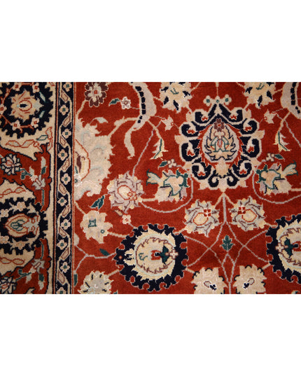 Tabriz 5' 8" X 8' 10" Hand Knotted Wool Rug 5' 8" X 8' 10" (173 X 269) / Red / Wool