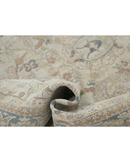 Tabriz 6' 5" X 9' 7" Hand Knotted Wool Rug 6' 5" X 9' 7" (196 X 292) / Ivory / Wool