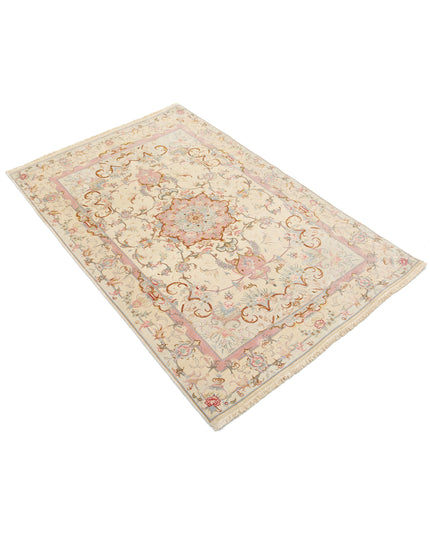 Tabriz 3' 3" X 5' 0" Hand Knotted Wool & Silk Rug 3' 3" X 5' 0" (99 X 152) / Ivory / Wool & Silk