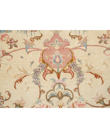 Tabriz 3' 3" X 5' 0" Hand Knotted Wool & Silk Rug 3' 3" X 5' 0" (99 X 152) / Ivory / Wool & Silk