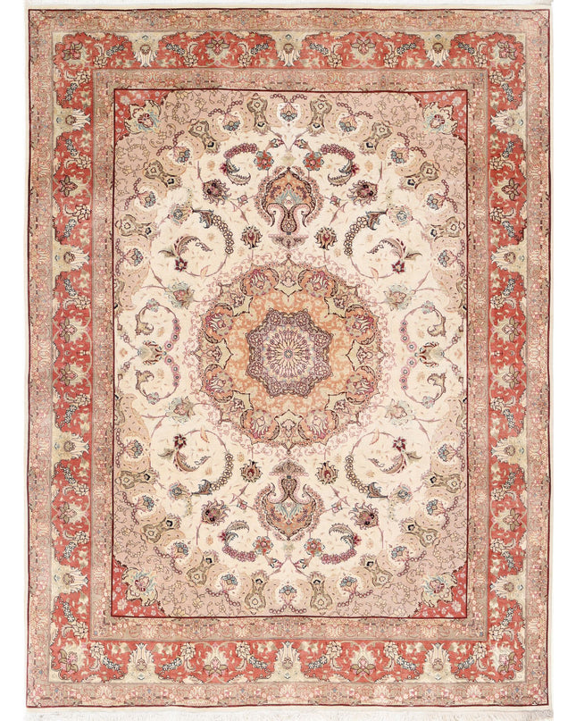 Tabriz 5' 0" X 6' 8" Hand Knotted Wool & Silk Rug 5' 0" X 6' 8" (152 X 203) / Ivory / Wool & Silk