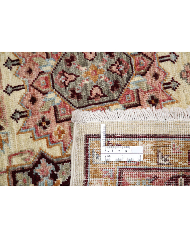 Ziegler 5' 7" X 7' 10" Hand Knotted Wool Rug 5' 7" X 7' 10" (170 X 239) / Ivory / Wool