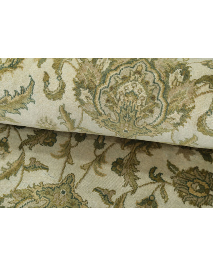 Ziegler 5' 10" X 5' 11" Hand Knotted Wool Rug 5' 10" X 5' 11" (178 X 180) / Ivory / Wool
