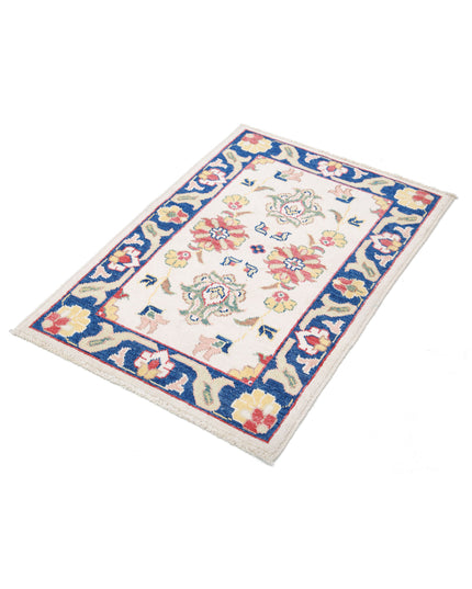 Ziegler 2' 7" X 3' 9" Hand Knotted Wool Rug 2' 7" X 3' 9" (79 X 114) / Ivory / Wool