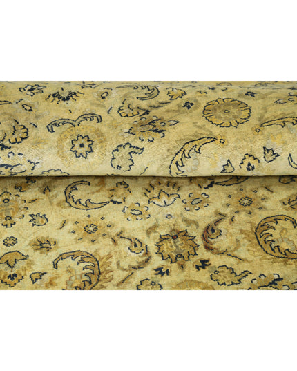 Ziegler 7' 4" X 7' 7" Hand Knotted Wool Rug 7' 4" X 7' 7" (223 X 231) / Beige / Wool