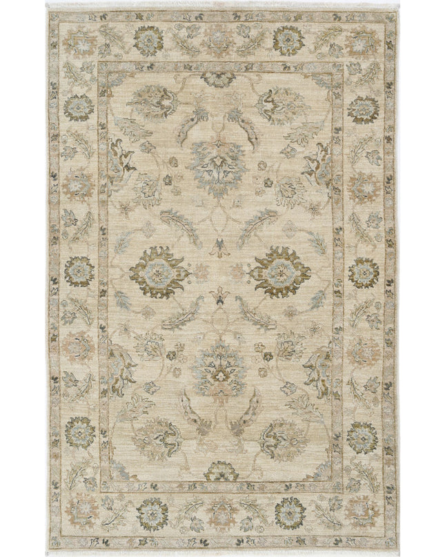 Ziegler 4' 5" X 6' 10" Hand Knotted Wool Rug 4' 5" X 6' 10" (135 X 208) / Ivory / Wool