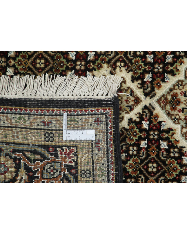 Ziegler 4' 7" X 6' 7" Hand Knotted Wool Rug 4' 7" X 6' 7" (140 X 201) / Black / Wool