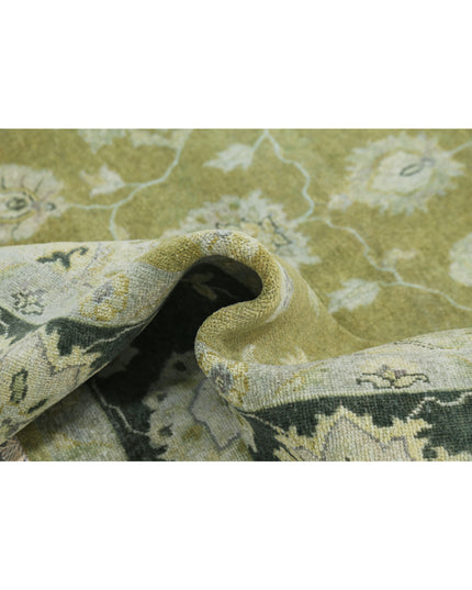 Ziegler 7' 8" X 9' 9" Hand Knotted Wool Rug 7' 8" X 9' 9" (234 X 297) / Green / Wool