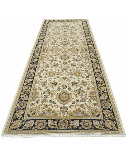 Ziegler 4' 0" X 11' 6" Hand Knotted Wool Rug 4' 0" X 11' 6" (122 X 351) / Ivory / Wool