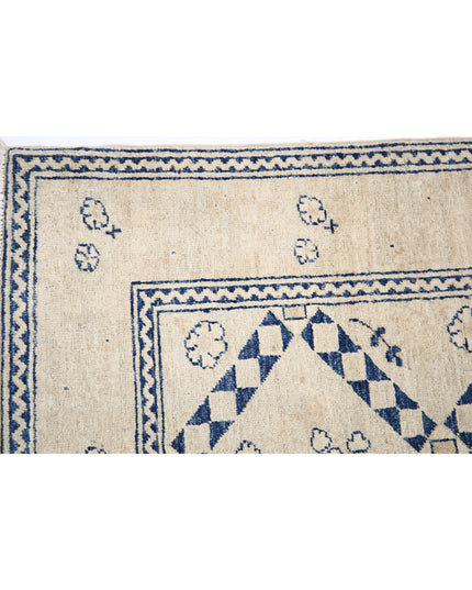 Ziegler 2' 6" X 9' 11" Hand Knotted Wool Rug 2' 6" X 9' 11" (76 X 302) / Ivory / Wool