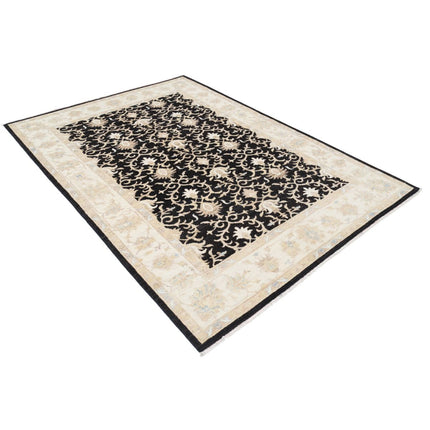 Ziegler 5' 7" X 7' 10" Wool Hand-Knotted Rug 5' 7" X 7' 10" (170 X 239) / Black / Ivory