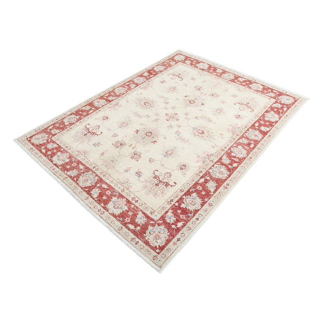 Serenity 4' 10" X 6' 5" Wool Hand-Knotted Rug 4' 10" X 6' 5" (147 X 196) / Ivory / Red